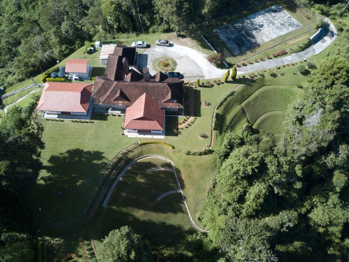 Bukit Lowick Bungalow タナ・ラタ エクステリア 写真